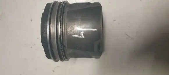 Volvo XC90 Piston 