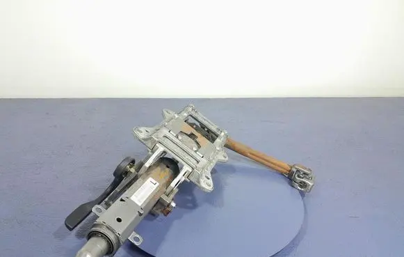 Volkswagen Tiguan Steering wheel axle 5N1419502H