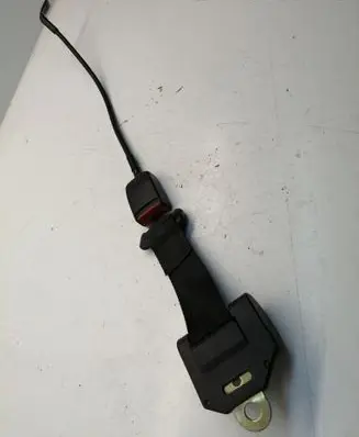 Middle seatbelt (rear)