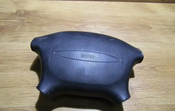 Mitsubishi Colt Steering wheel airbag