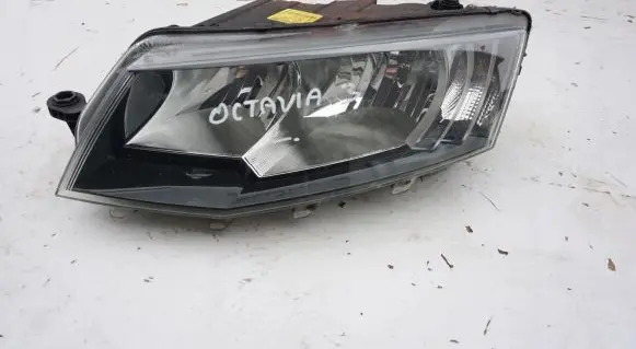 Skoda Octavia Mk3 (5E) Headlight/headlamp