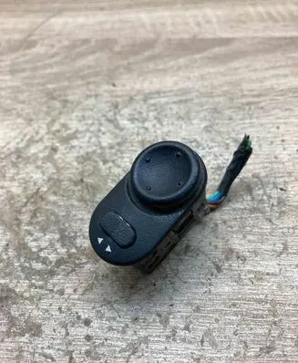 Opel Astra G Wing mirror switch 09226861 WithPlug