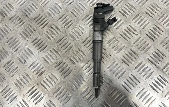 BMW 7 E65 E66 Fuel injector 0445110 7789661