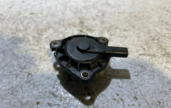 Dodge Challenger Camshaft pulley/ VANOS 05048045AB
