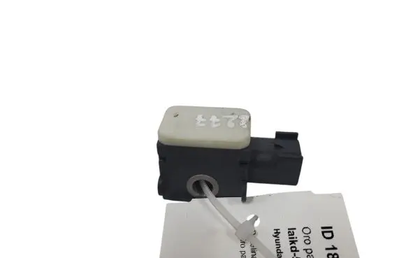 Hyundai Santa Fe Airbag deployment crash/impact sensor 9592028000 04070105