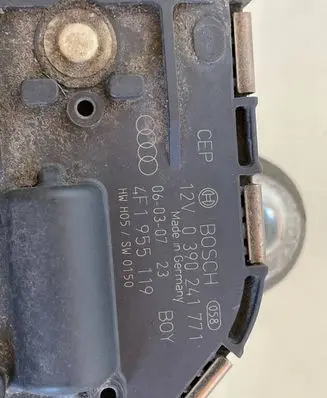 Front wiper linkage and motor
