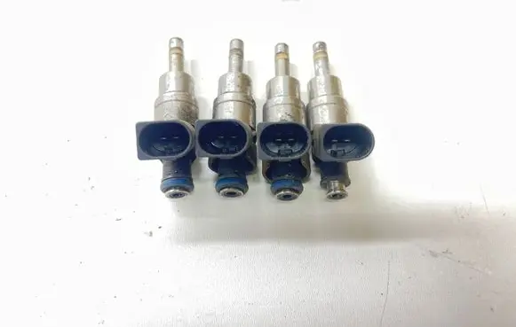 Volkswagen PASSAT B6 Fuel injectors set 06F906036A