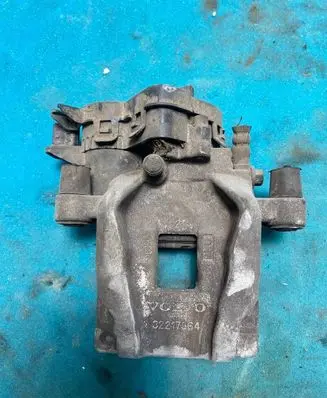 Volvo XC90 Rear brake caliper 32217364 31687559