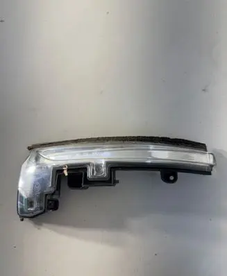 Volvo XC60 Mirror indicator light A049504 20163104