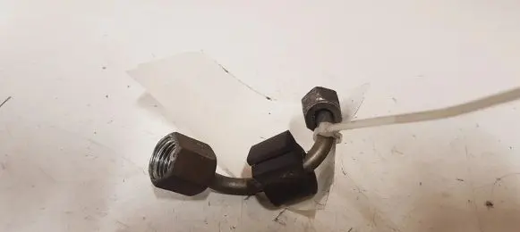 Fuel injector supply line/pipe