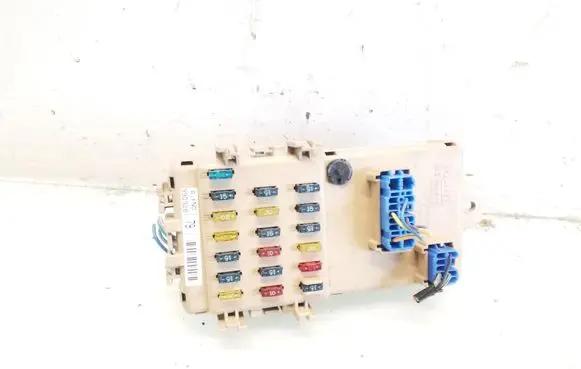Subaru Forester SF Fuse module 990928