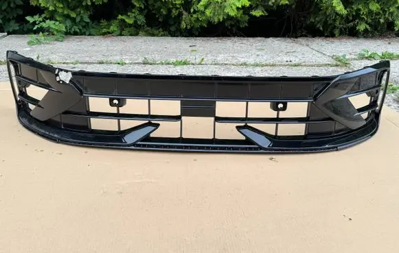 Volkswagen Golf VIII Front bumper lower grill 5H0853677BA