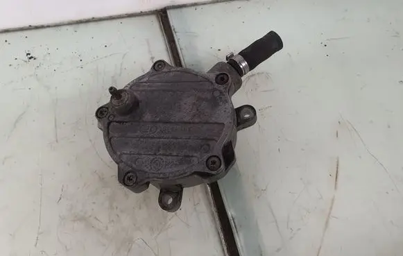 BMW 7 E65 E66 Vacuum pump 7507263 11667507263 7635657