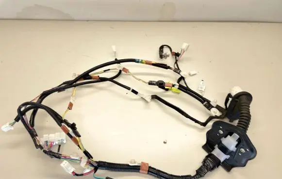 Lexus GS 250 350 300H 450H Front door wiring loom 8215130C80F