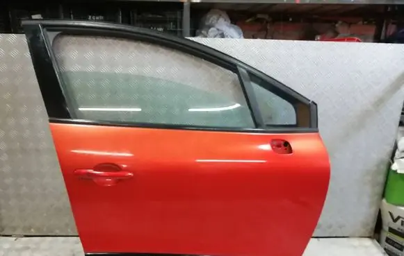 Renault Clio IV Front door