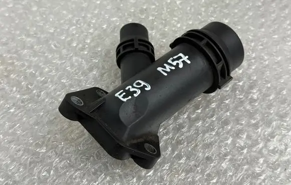 BMW 5 E39 Engine coolant pipe/hose