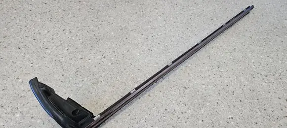 Mercedes-Benz SL R230 Front door glass trim molding A2307200124 2307200124