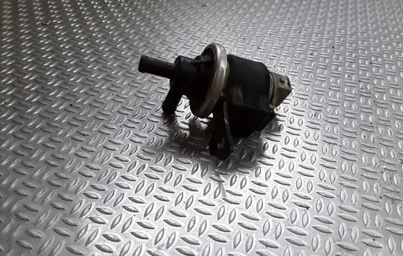 Audi 80 90 B3 Valve vacuum 048133459A