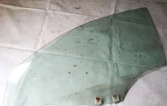 Mazda 3 I Front door window glass four-door as2
