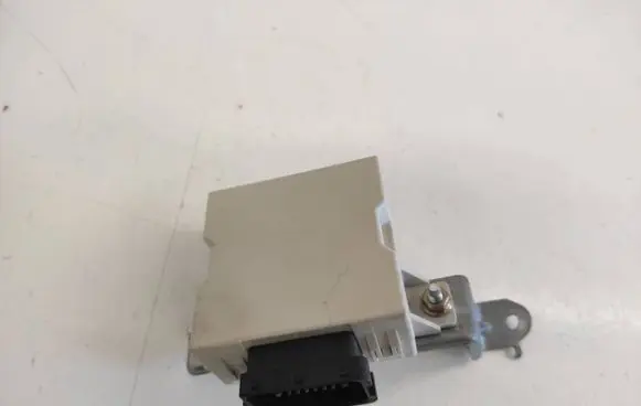 Toyota Avensis T250 Window wiper relay 8594005020