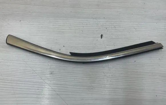 Mazda 3 III Rubber seal rear door window/glass BJS8RRR