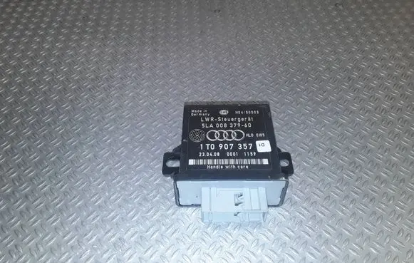 Volkswagen Golf V Light module LCM 5LA00837960 1T0907357
