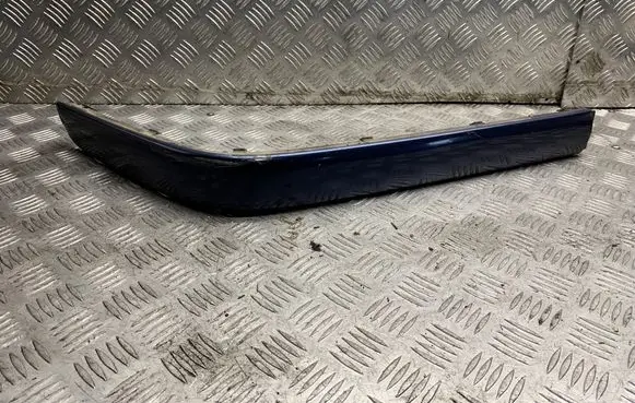 Front bumper splitter molding