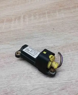Audi A4 S4 B5 8D Airbag deployment crash/impact sensor 8D0959643B