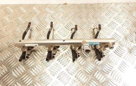 Volvo XC60 Fuel main line pipe 31410835 31204555