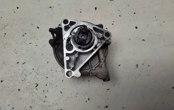 Opel Zafira B Vacuum pump 55188660