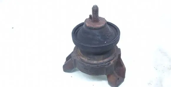 Hyundai Santa Fe Engine mount bracket HMC4