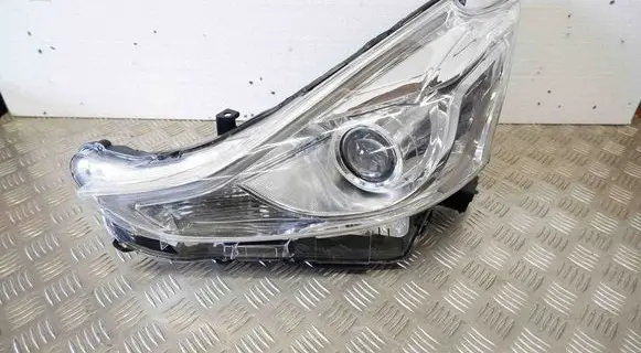 Toyota Prius+ (ZVW40) Headlight/headlamp 8107047680