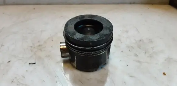 Piston