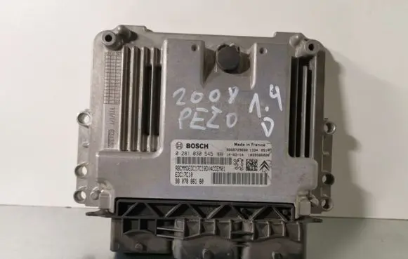 Peugeot 2008 I Engine control unit/module 0281030545