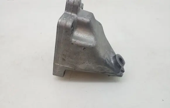 Mercedes-Benz E W211 Engine mounting bracket A2722231704