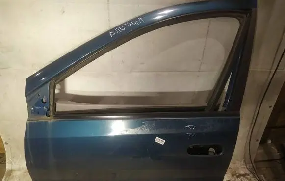 Nissan Almera Tino Front door melynos