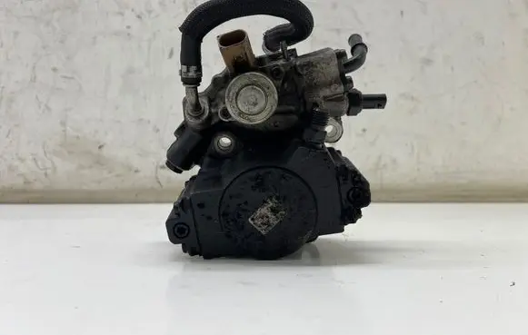 Mercedes-Benz GLA W156 X156 Fuel injection high pressure pump A6510701601