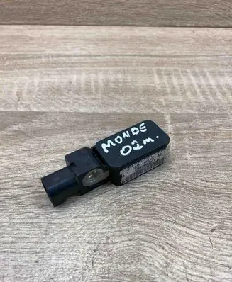 Ford Mondeo Mk III Airbag deployment crash/impact sensor 1S7T14B342AC