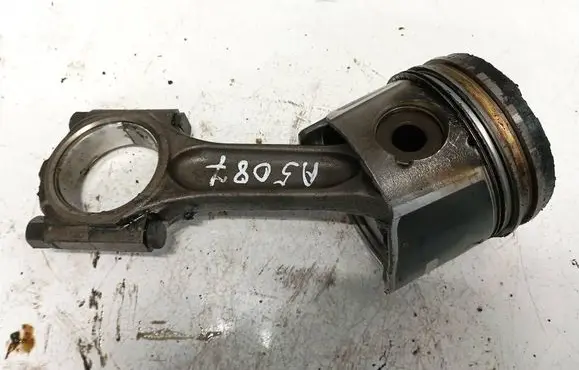 Citroen Xsara Piston with connecting rod 