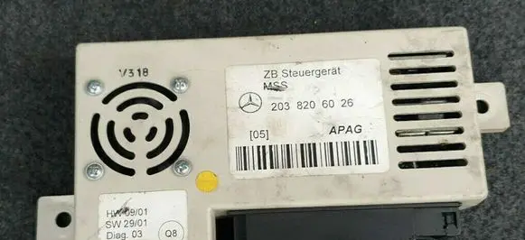 Mercedes-Benz C W203 Central body control module A2038206026