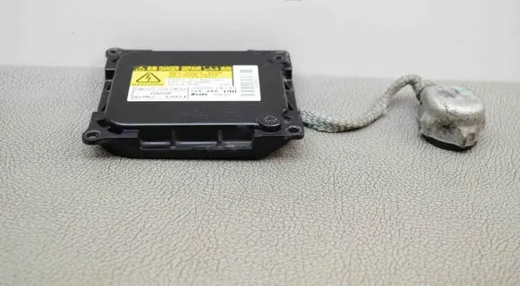 Toyota Prius (XW30) Xenon control unit/module 8596733031 3900078515