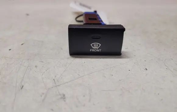 Hyundai Santa Fe Windscreen/window heater switch 202002962 621W05010