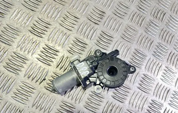 Suzuki SX4 S-Cross Front door window regulator motor 8343061M00 2621005700