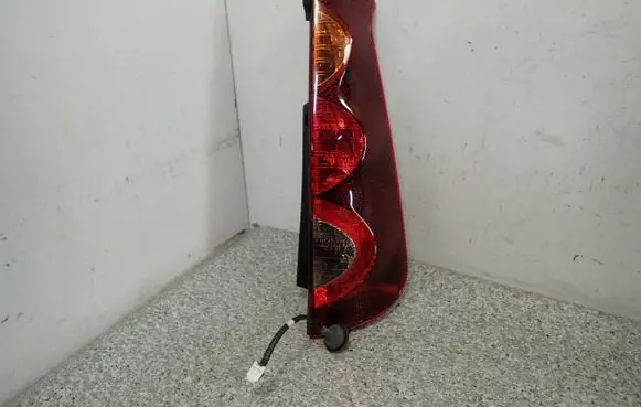 Nissan Note (E11) Rear/tail lights
