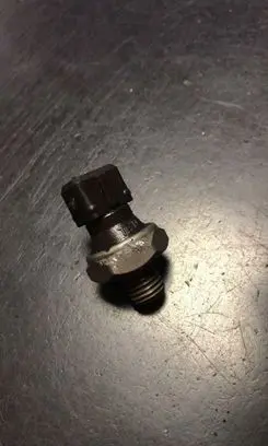 BMW 1 E81 E87 Oil pressure sensor 7568480