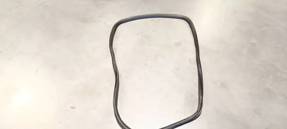 Volkswagen PASSAT B7 Rear door rubber seal (on body) 3C98676913B