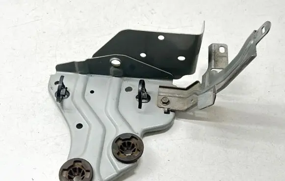 Nissan Juke I F15 Air filter cleaner box bracket assembly 