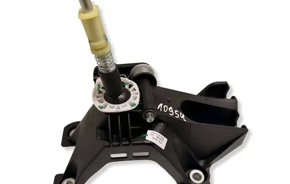 Mazda CX-30 Gear shifter/selector DFR546100