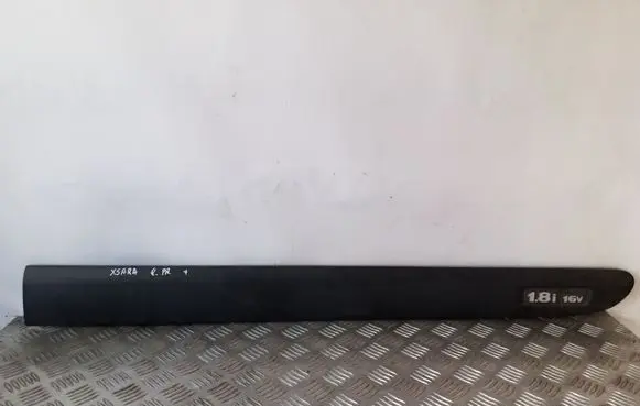 Citroen Xsara Front door trim (molding) 9622690877