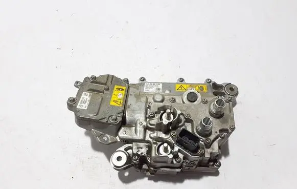 Mercedes-Benz AMG GT 4 x290 w290 Voltage converter inverter A2569001900